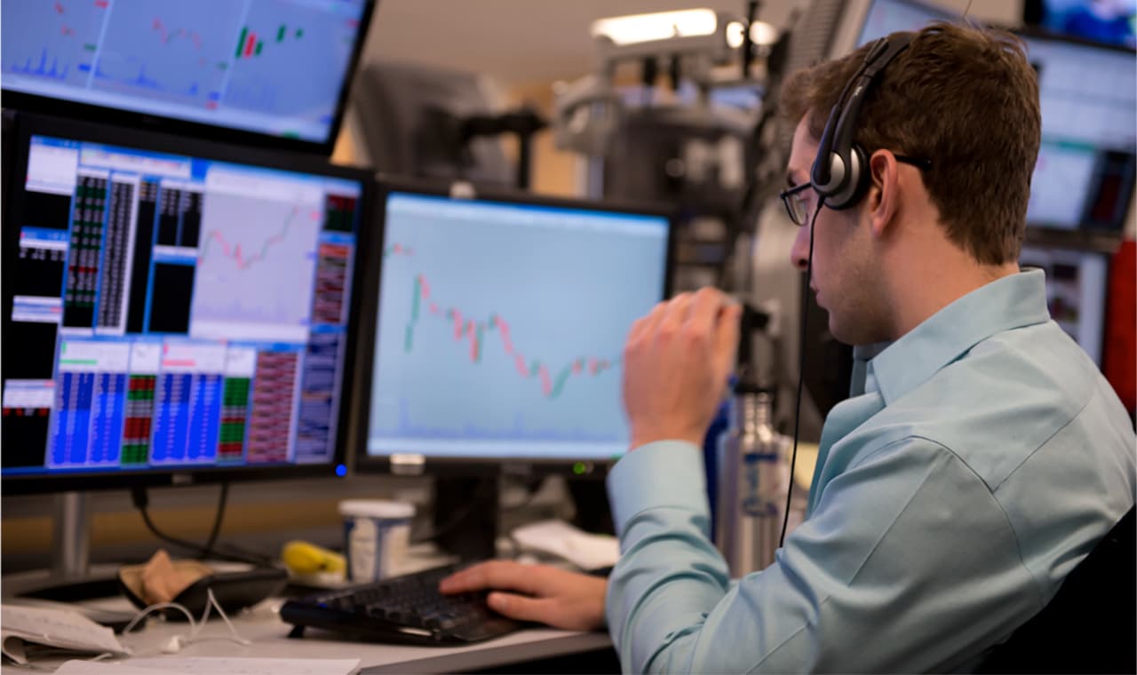 Portfolio analytics background